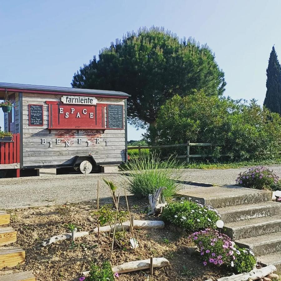 Appartement PENICHE FARNIENTE insolite et atypique à Bellegarde  Extérieur photo